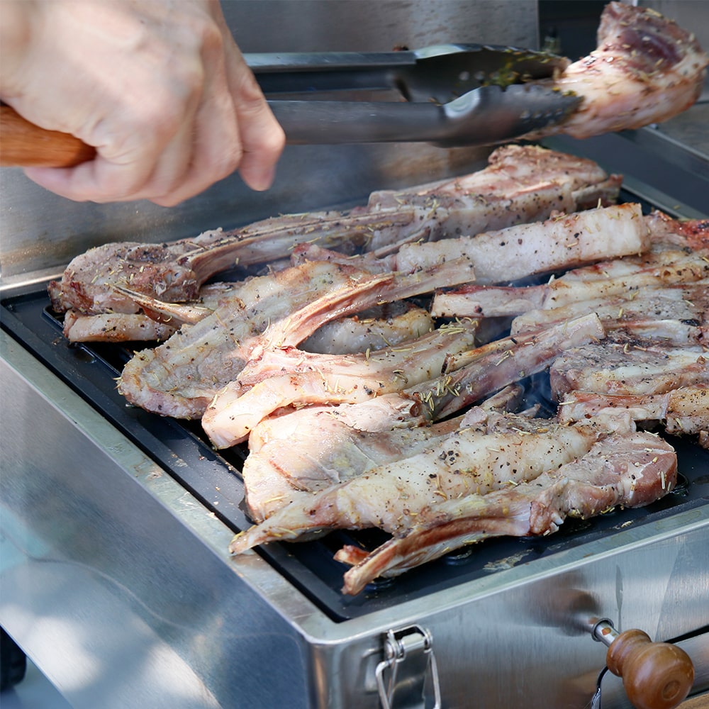 FOUR-PIECE GRILLING ESSENTIAL BUNDLE